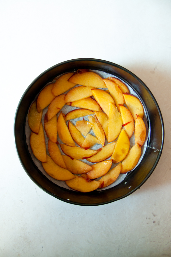 Sliced peaches in the pan